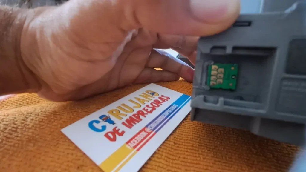 Chip de la caja de mantenimiento Epson T04D1